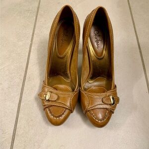Cole Haan Tan Heels Classic Style